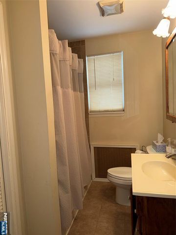 534 Moonachie Avenue, Wood Ridge, NJ 07075