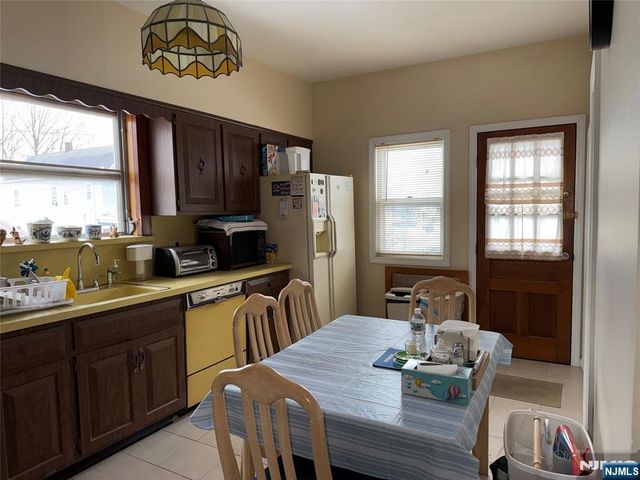 534 Moonachie Avenue, Wood Ridge, NJ 07075