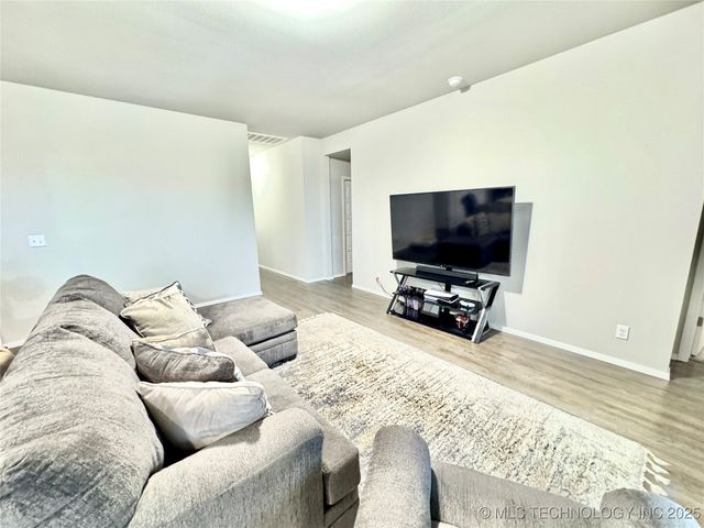 3907 S 150th East Avenue, Tulsa, OK 74134