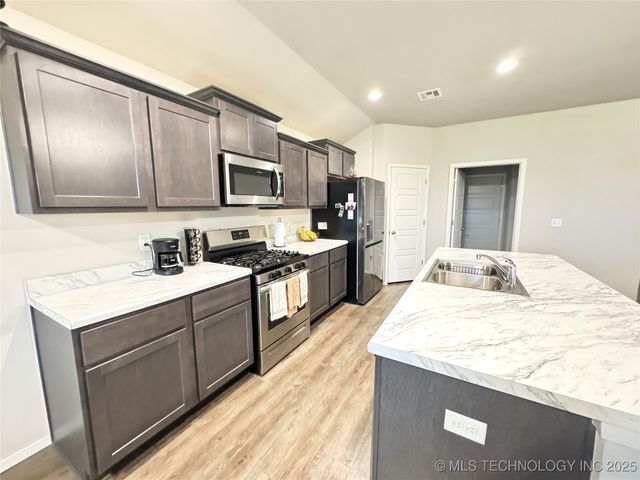 3907 S 150th East Avenue, Tulsa, OK 74134