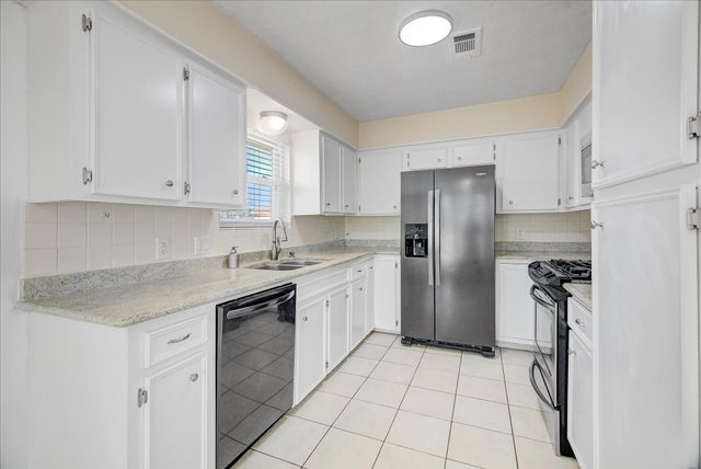 784 Marlin, Bayou Vista, TX 77563