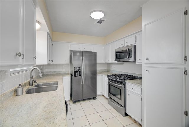 784 Marlin, Bayou Vista, TX 77563