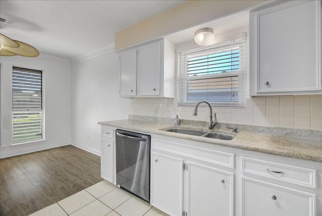 784 Marlin, Bayou Vista, TX 77563