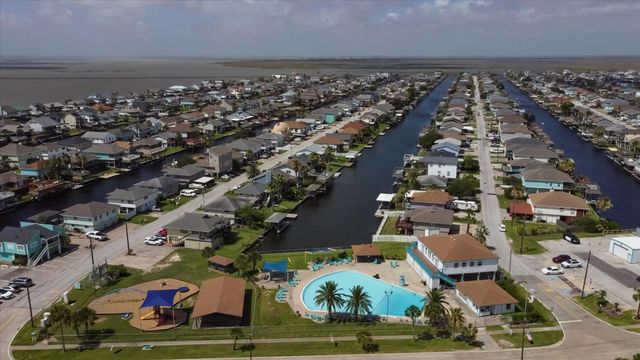 784 Marlin, Bayou Vista, TX 77563