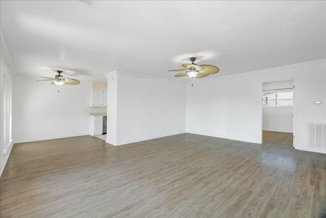 784 Marlin, Bayou Vista, TX 77563