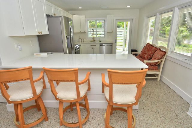 1395 NE Flora Place, Jensen Beach, FL 34957