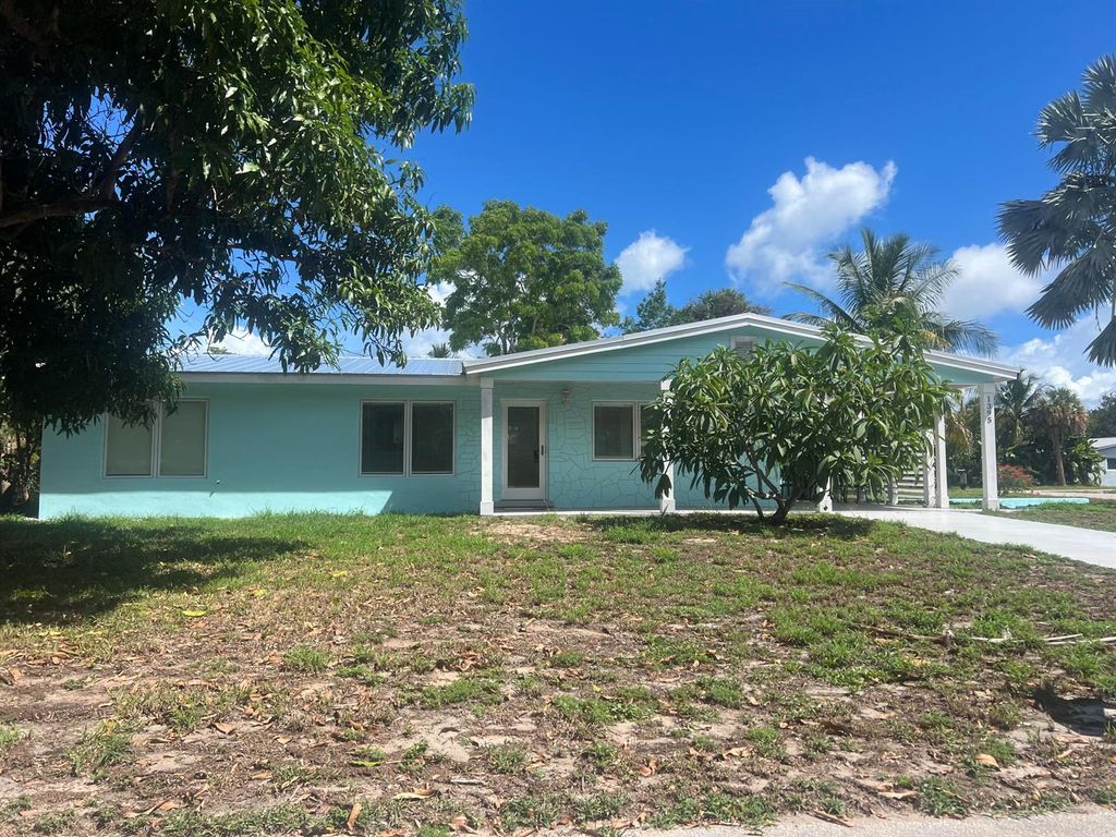 1395 NE Flora Place, Jensen Beach, FL 34957