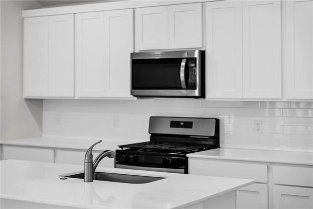 4411 W Canyon Run Drive, Fayetteville, AR 72704