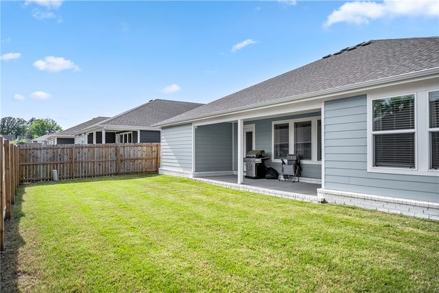 4411 W Canyon Run Drive, Fayetteville, AR 72704