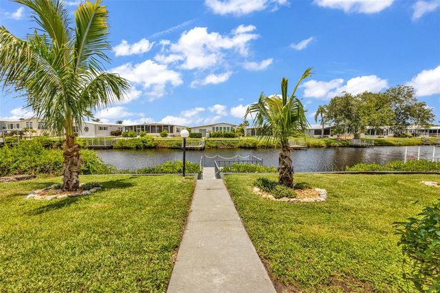 114 MARTINIQUE ROAD, North Port, FL 34287