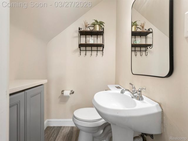 2100 N Wilson Avenue, Royal Oak Charter Township, MI 48073