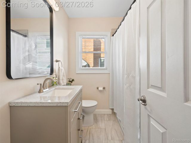 2100 N Wilson Avenue, Royal Oak Charter Township, MI 48073