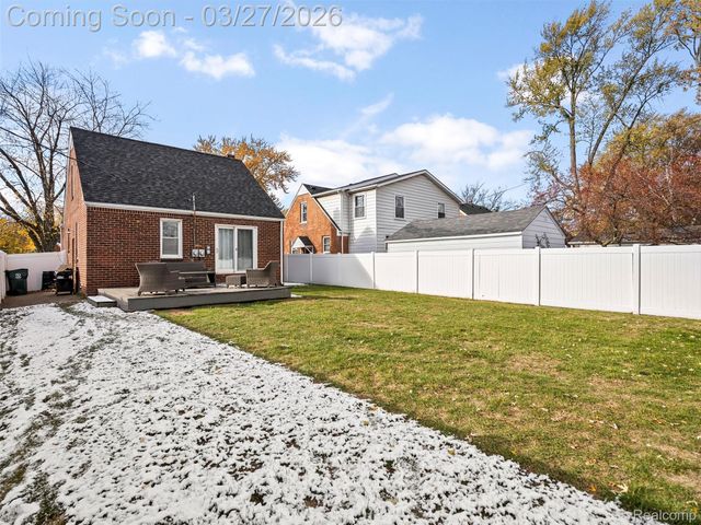 2100 N Wilson Avenue, Royal Oak Charter Township, MI 48073