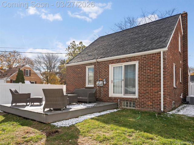 2100 N Wilson Avenue, Royal Oak Charter Township, MI 48073