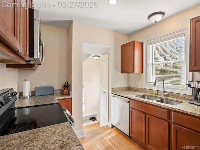 2100 N Wilson Avenue, Royal Oak Charter Township, MI 48073