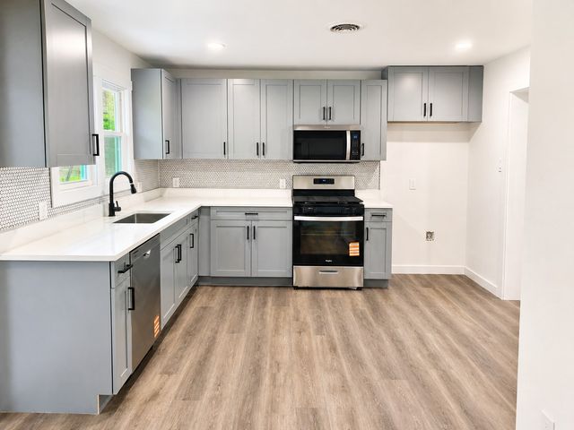 3217 Santa Teresa Avenue, Dallas, TX 75228