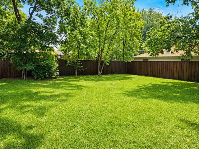 3217 Santa Teresa Avenue, Dallas, TX 75228