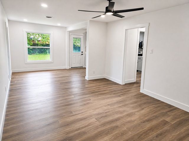 3217 Santa Teresa Avenue, Dallas, TX 75228