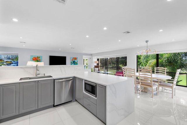 3735 Quail Ridge Drive N Bobwhite C, Boynton Beach, FL 33436
