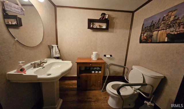 10 E Green Street, Frankfort, IN 46041