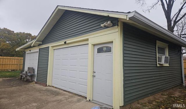 10 E Green Street, Frankfort, IN 46041