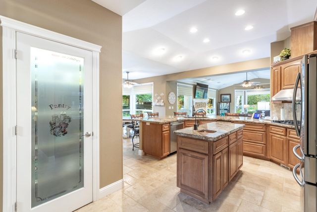 4836 St Charles Drive, Redding, CA 96002