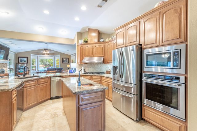 4836 St Charles Drive, Redding, CA 96002