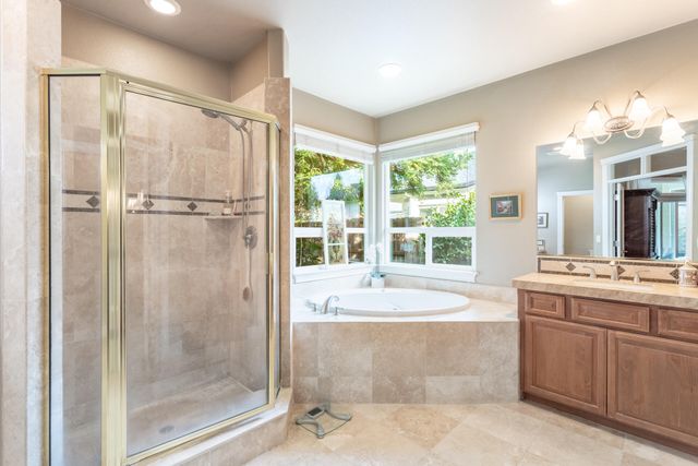 4836 St Charles Drive, Redding, CA 96002