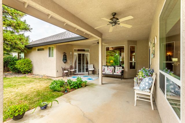 4836 St Charles Drive, Redding, CA 96002