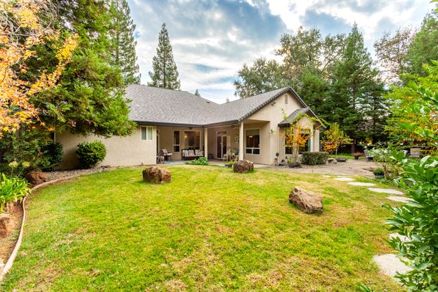 4836 St Charles Drive, Redding, CA 96002