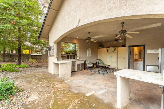 4836 St Charles Drive, Redding, CA 96002