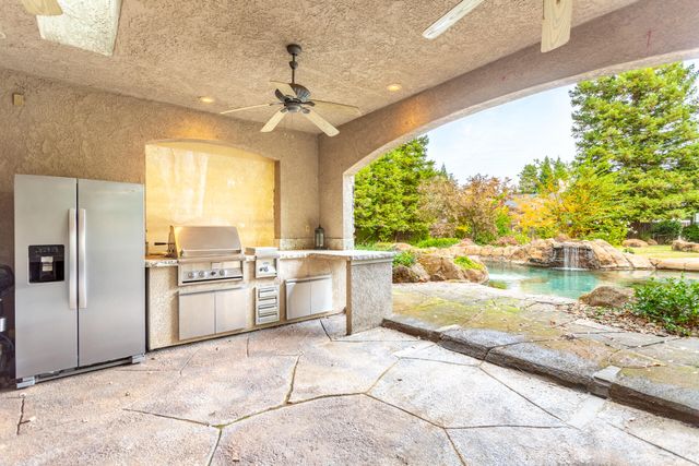 4836 St Charles Drive, Redding, CA 96002