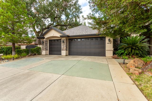 4836 St Charles Drive, Redding, CA 96002