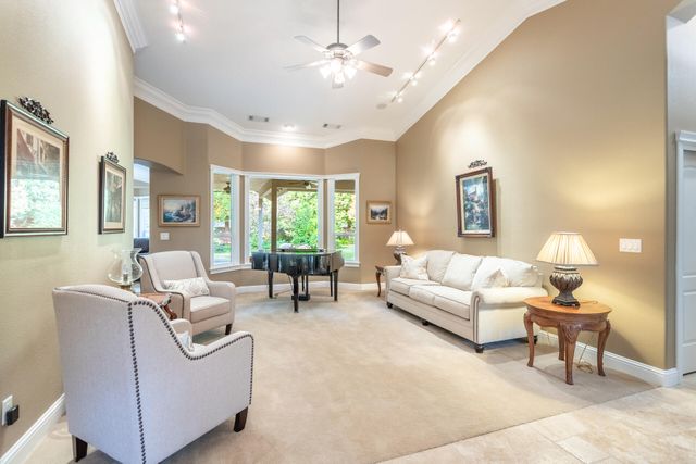 4836 St Charles Drive, Redding, CA 96002