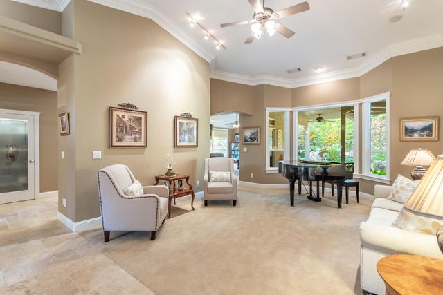 4836 St Charles Drive, Redding, CA 96002