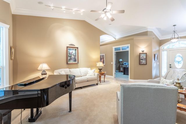 4836 St Charles Drive, Redding, CA 96002