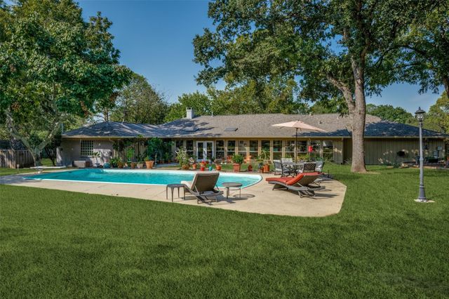 3111 Montecito Drive, Denton, TX 76205