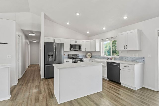 1208 S Pierce Rd, Spokane Valley, WA 99206