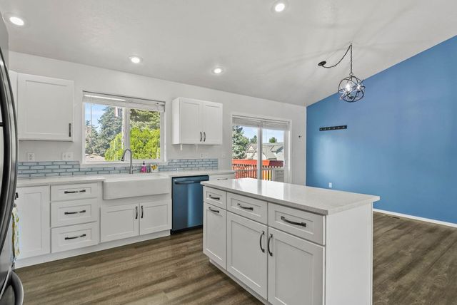 1208 S Pierce Rd, Spokane Valley, WA 99206