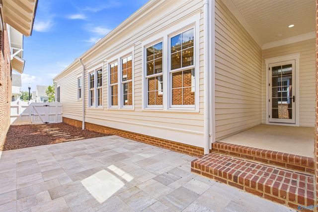 10 Angell Street NW, Huntsville, AL 35806