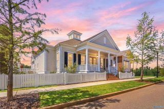 10 Angell Street NW, Huntsville, AL 35806