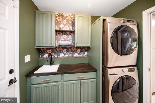 708 EASTOVER PKWY, Locust Grove, VA 22508