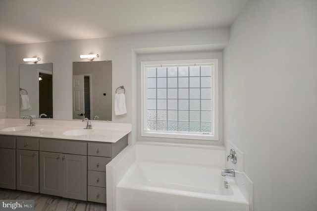 708 EASTOVER PKWY, Locust Grove, VA 22508
