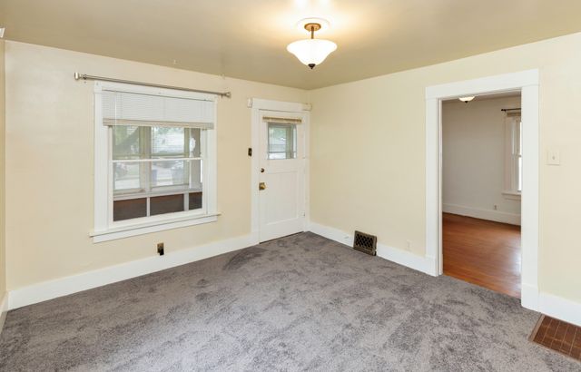 3129 SW 12th Street, Des Moines, IA 50315