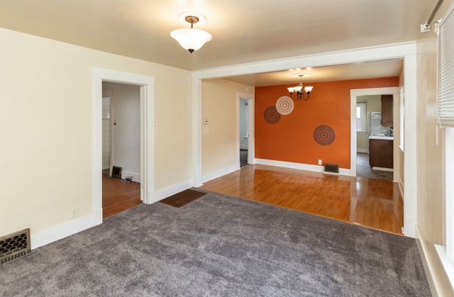 3129 SW 12th Street, Des Moines, IA 50315