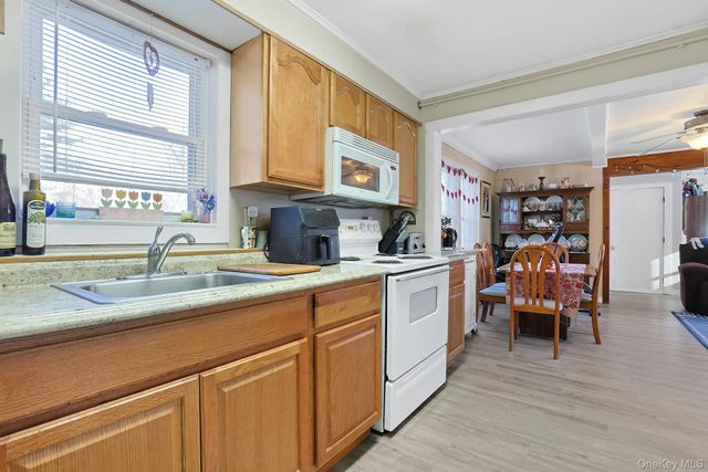 35 Barger Street, Putnam Valley, NY 10579