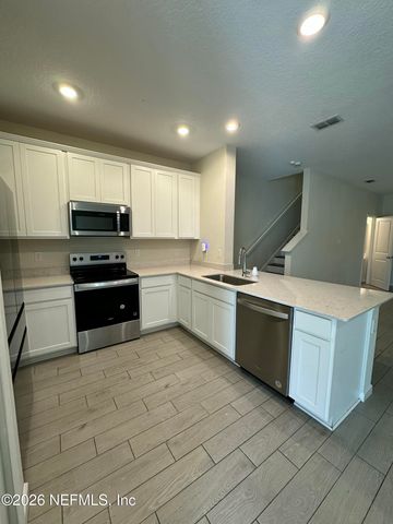 6813 GABLE GROVE Avenue, Jacksonville, FL 32217