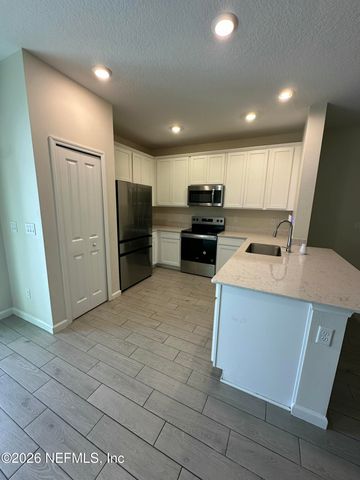 6813 GABLE GROVE Avenue, Jacksonville, FL 32217