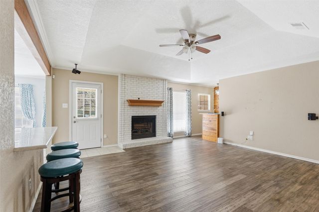 5240 Hill Ridge Drive, Fort Worth, TX 76135