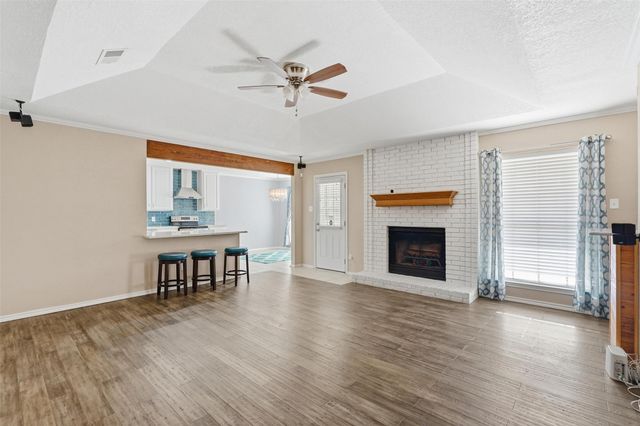 5240 Hill Ridge Drive, Fort Worth, TX 76135